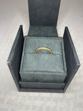 David Yurman 1.7mm 18k Gold Cable band (stackable) Size 9.5